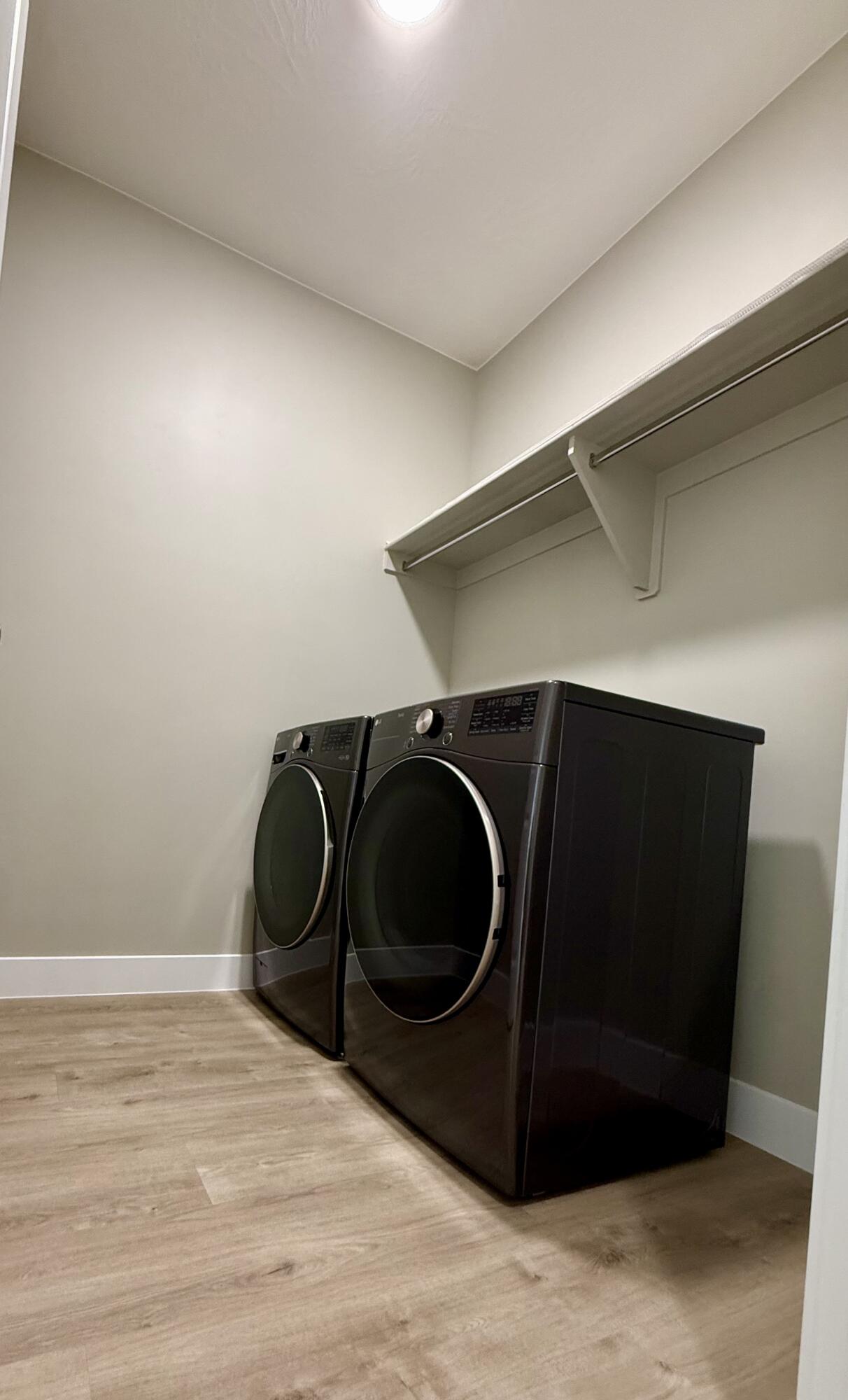 PEREGRINE POINTE WEST - Residential