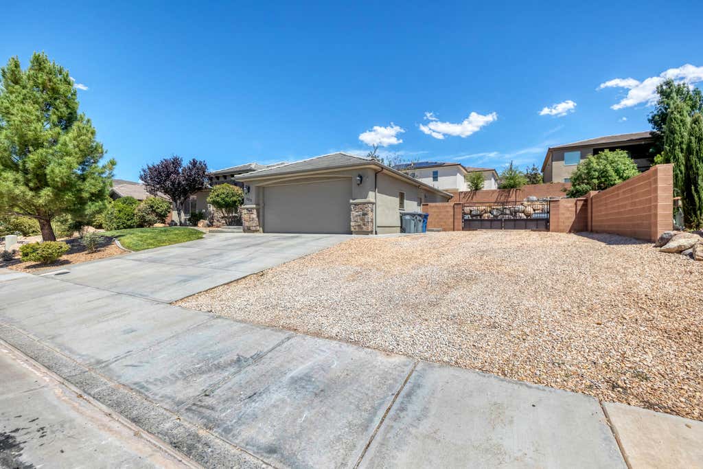Photo of 1223 S Arches ST, Toquerville, UT 84774 (MLS # 26-275316)