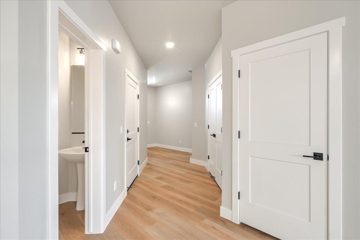 HURRICANE HEIGHTS TOWNHOMES - Residential