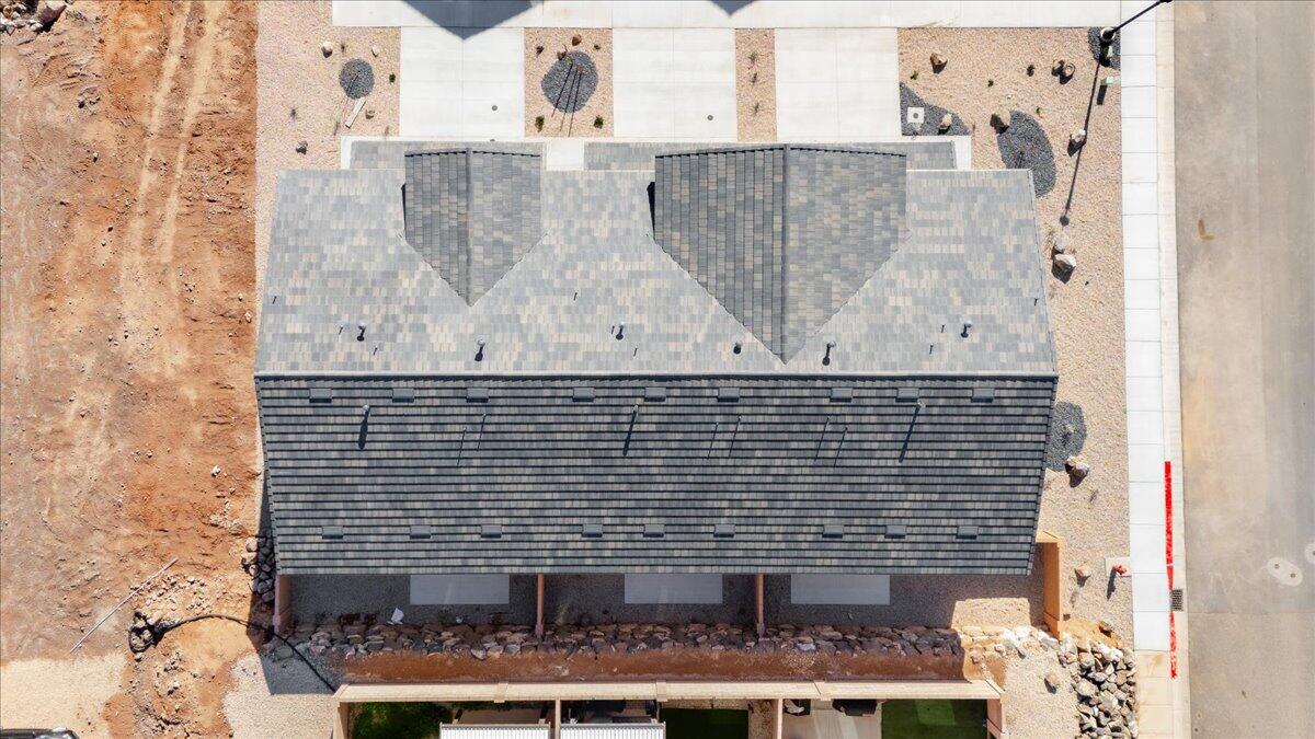 HURRICANE HEIGHTS TOWNHOMES - Residential