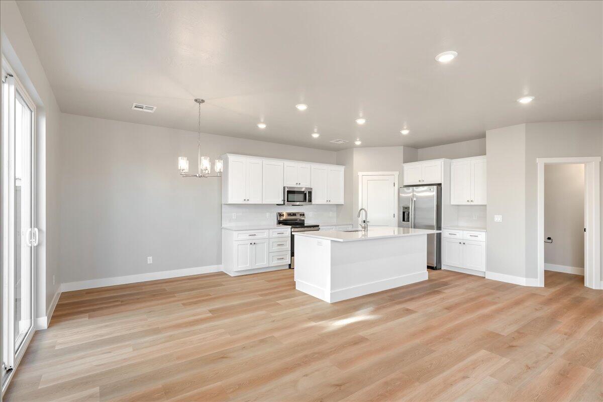 HURRICANE HEIGHTS TOWNHOMES - Residential