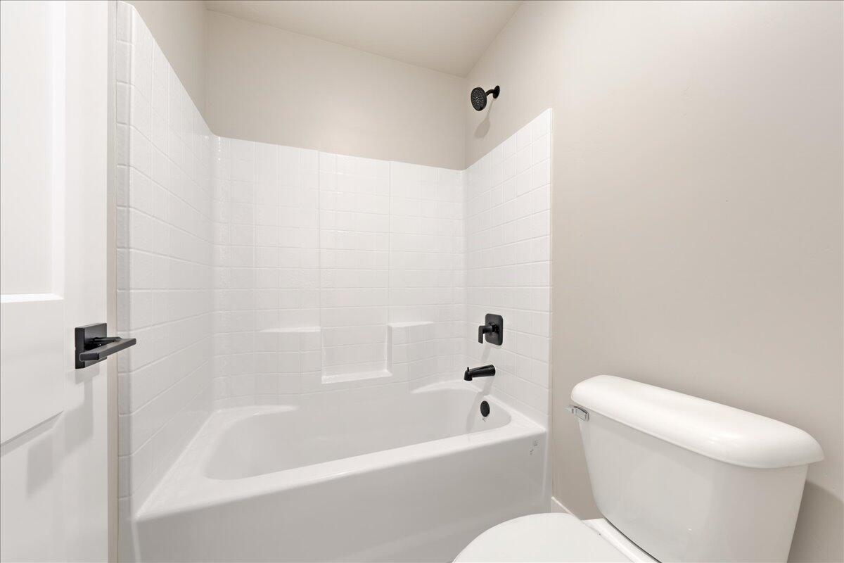 HURRICANE HEIGHTS TOWNHOMES - Residential