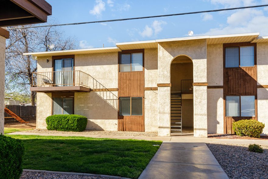 Charming downtown St George brings us this newly updated ground level condo with brand new flooring, paint, appliances, and showers! Perfect for first time buyers, 2nd home,  or seasoned investors who want a super clean lovely place.