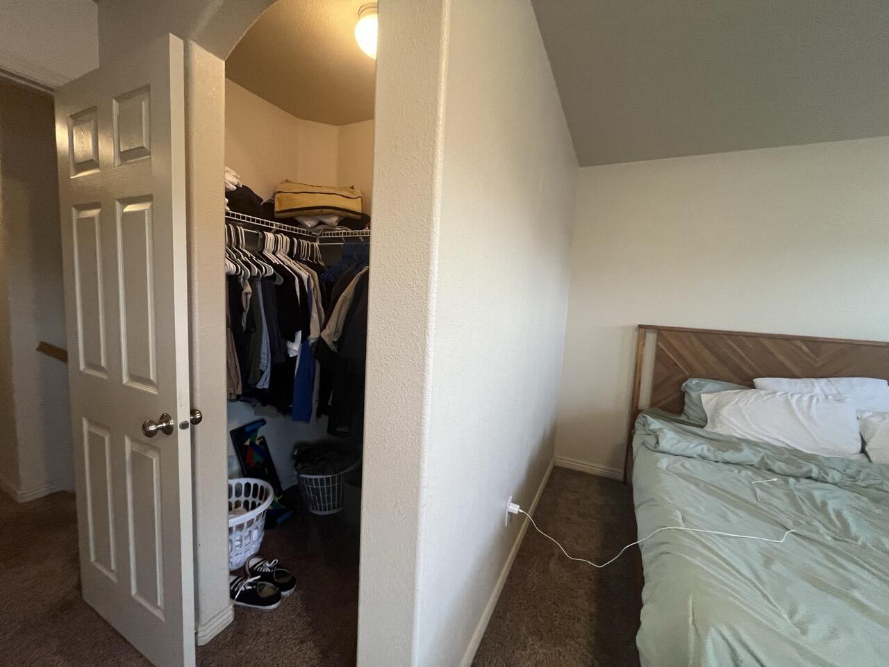 HIDDEN VALLEY TOWN HOMES - Residential