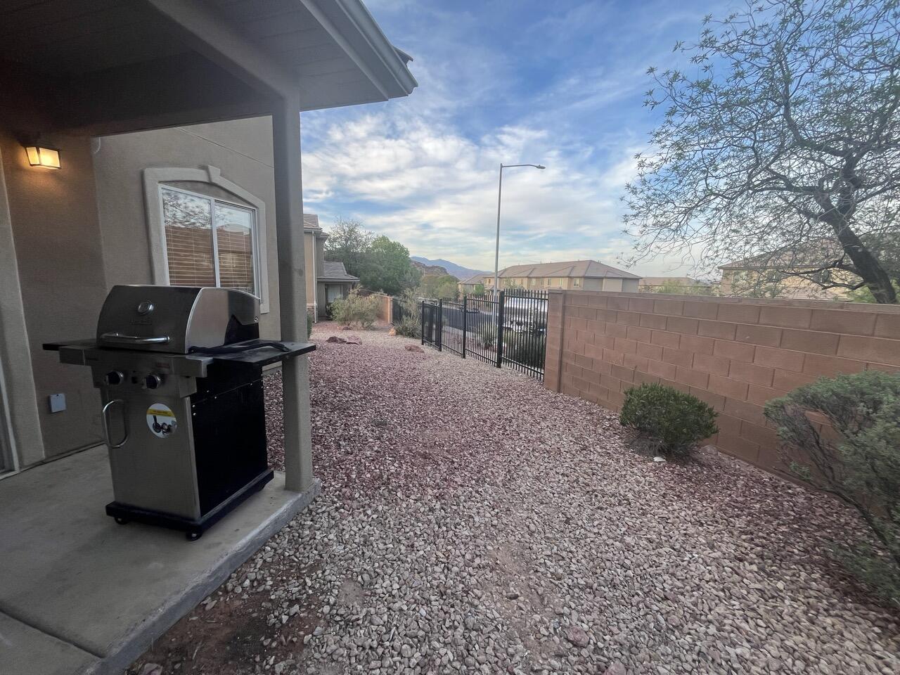 HIDDEN VALLEY TOWN HOMES - Residential