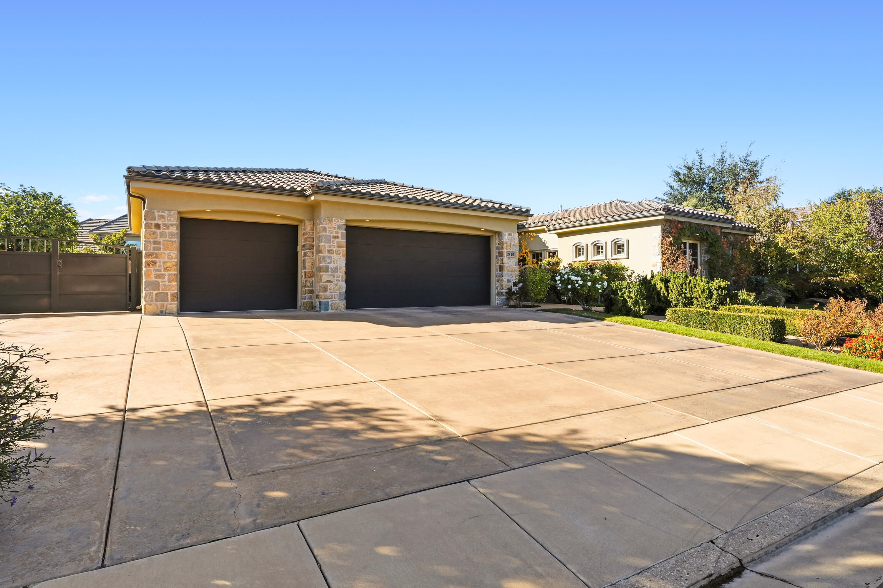 SPRINGS ESTATES - Residential