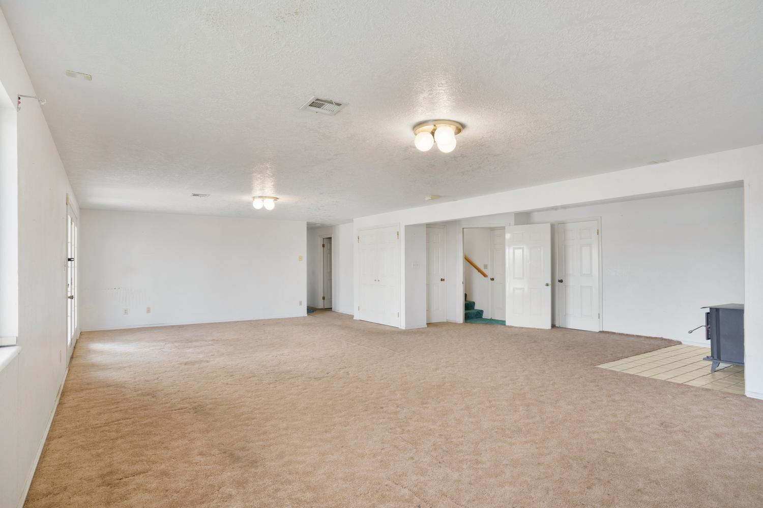 BLOOMINGTON HILLS - Residential