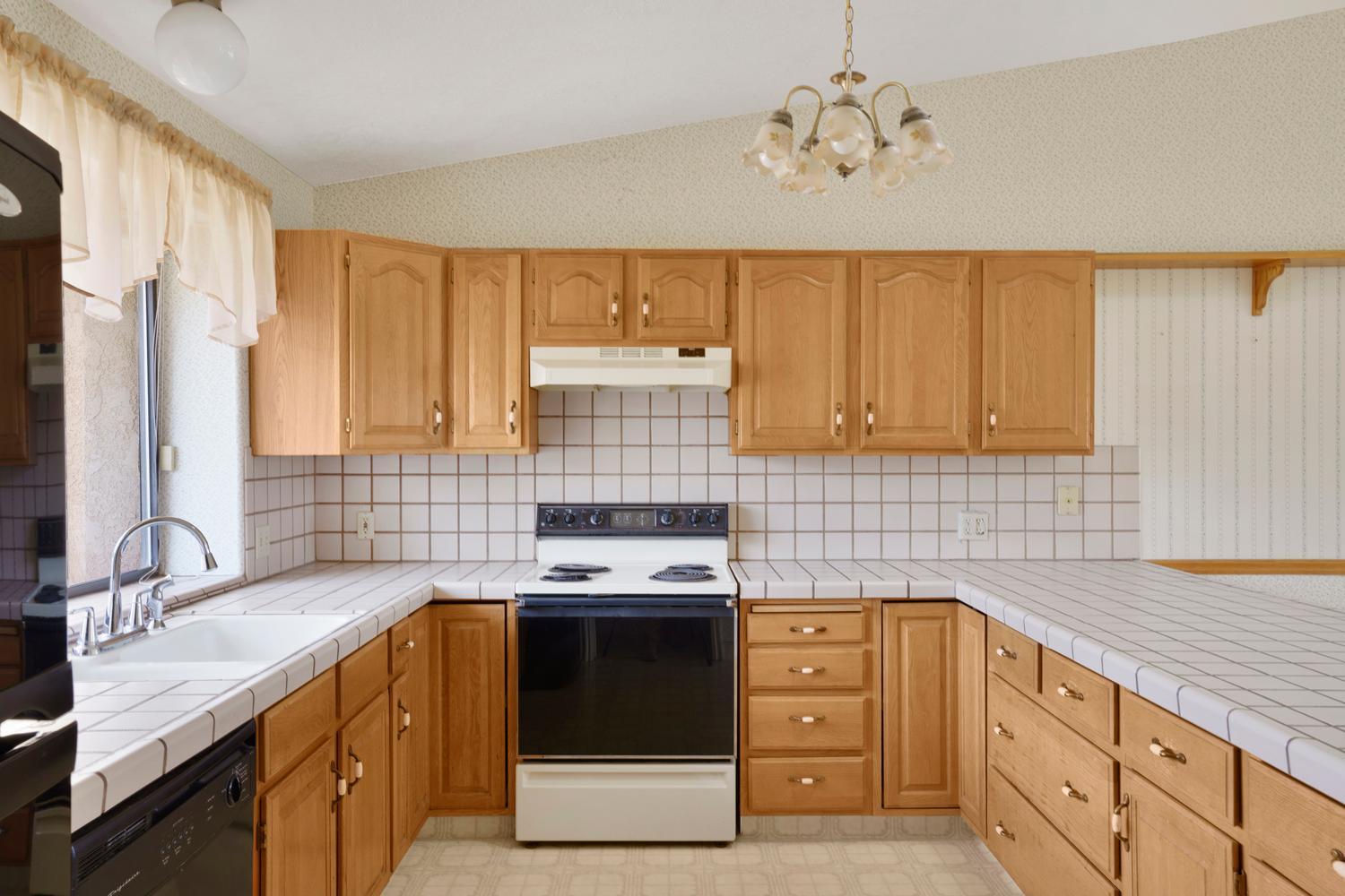 BLOOMINGTON HILLS - Residential