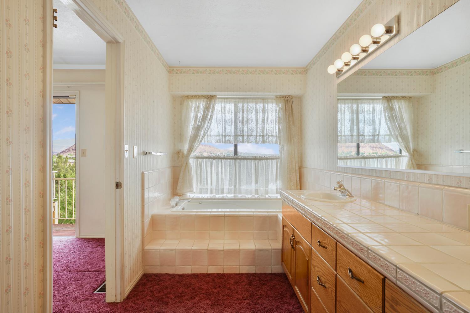 BLOOMINGTON HILLS - Residential