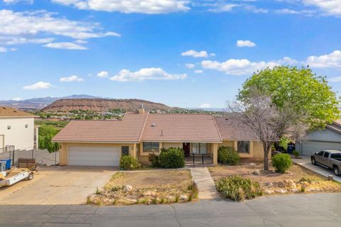 Photo of 3053 S SWEETGUM CIR, Saint George, UT 84790 (MLS # 26-271795)