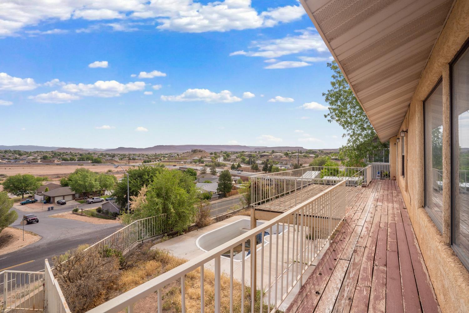 BLOOMINGTON HILLS - Residential