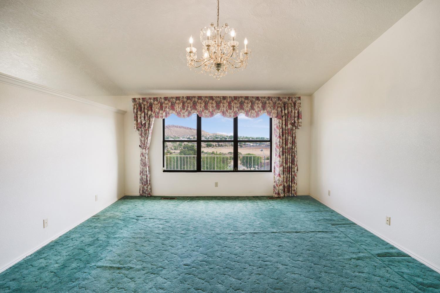 BLOOMINGTON HILLS - Residential