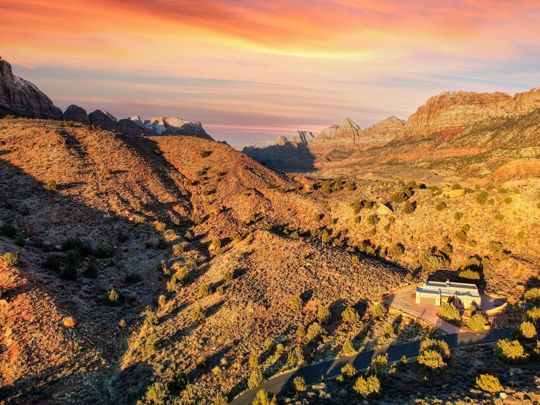 ANASAZI PLATEAU - Land