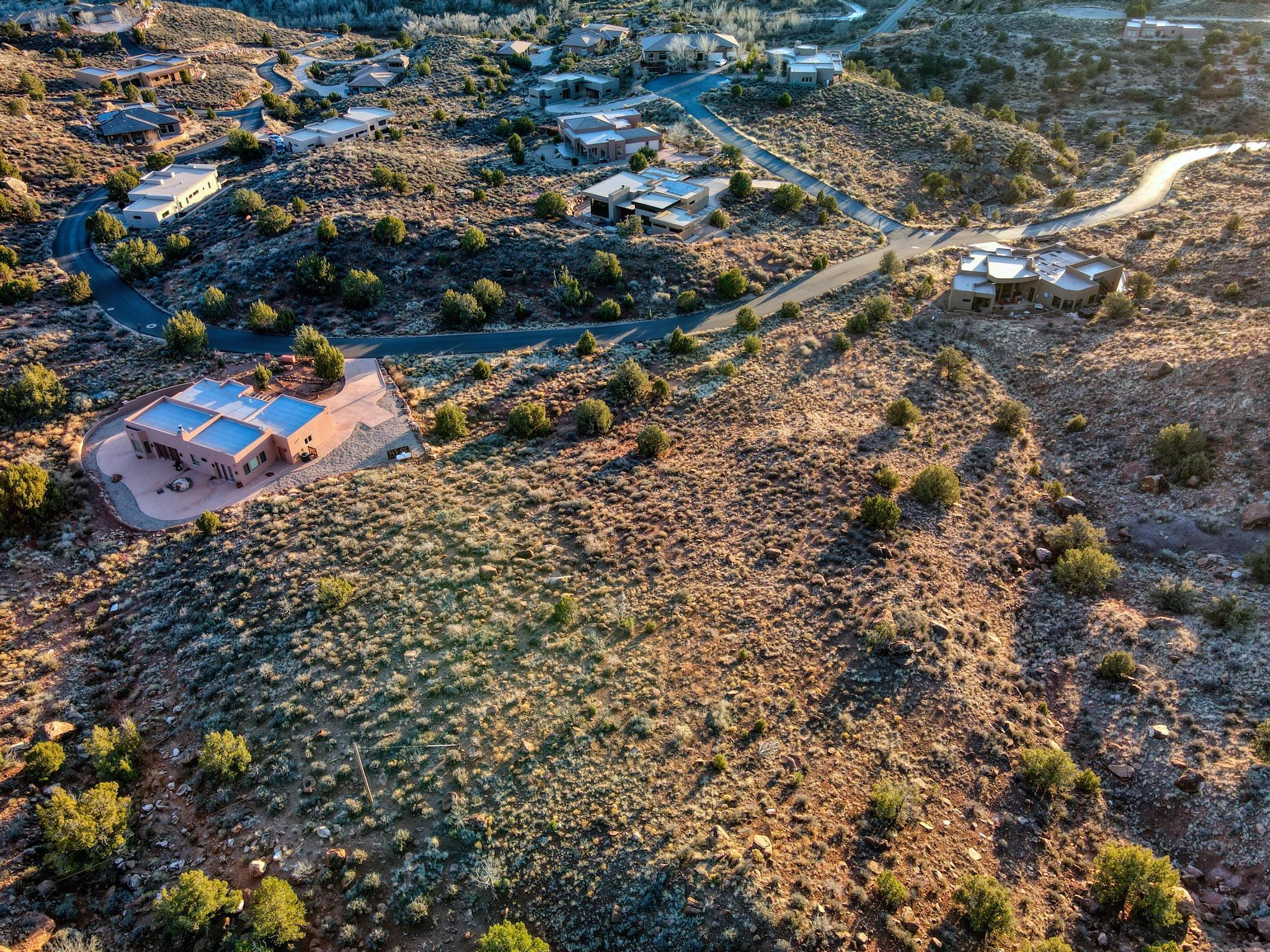 ANASAZI PLATEAU - Land