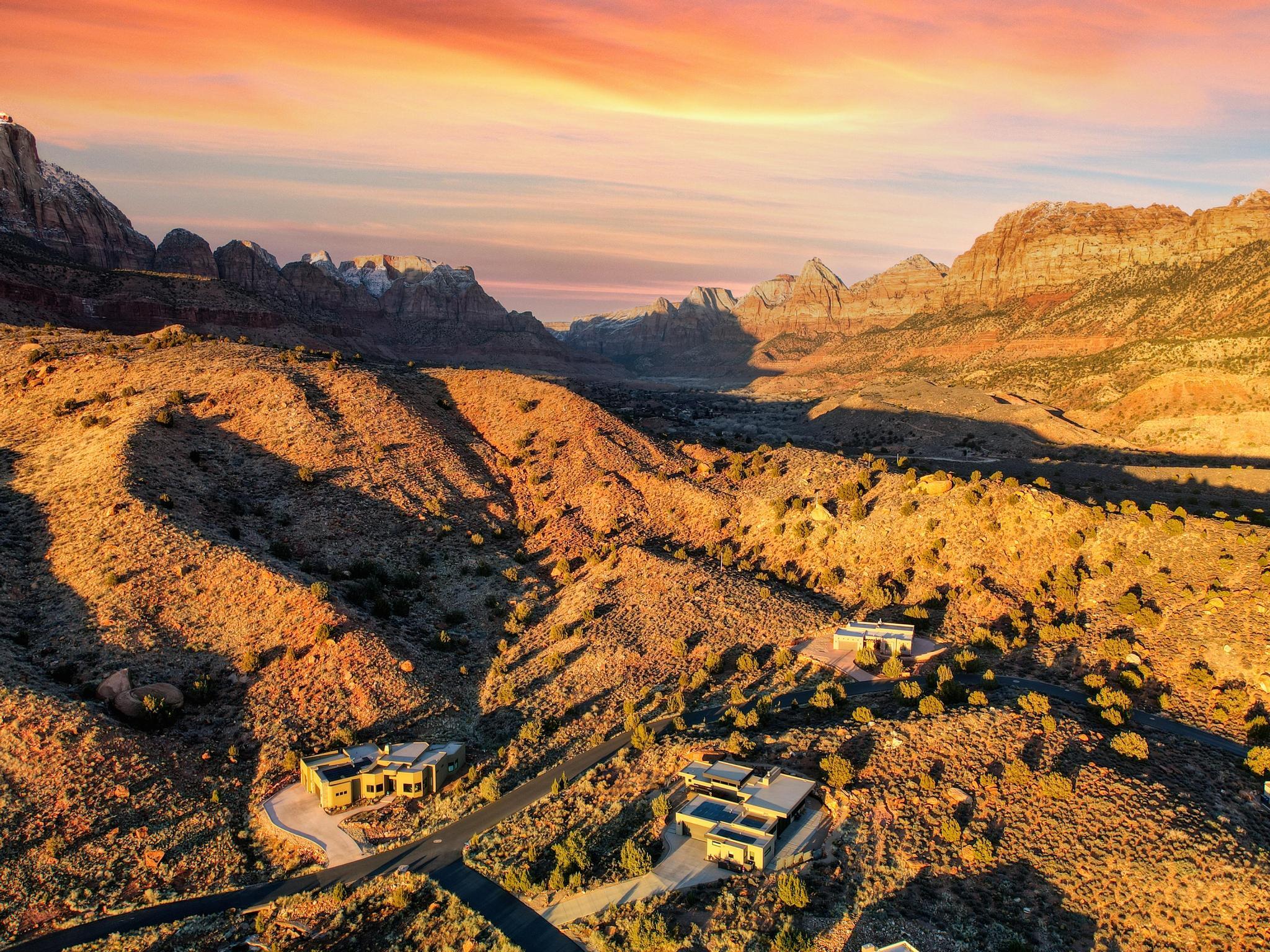 ANASAZI PLATEAU - Land