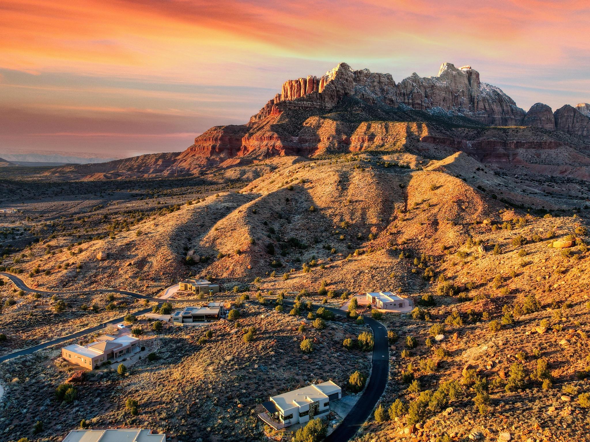ANASAZI PLATEAU - Land