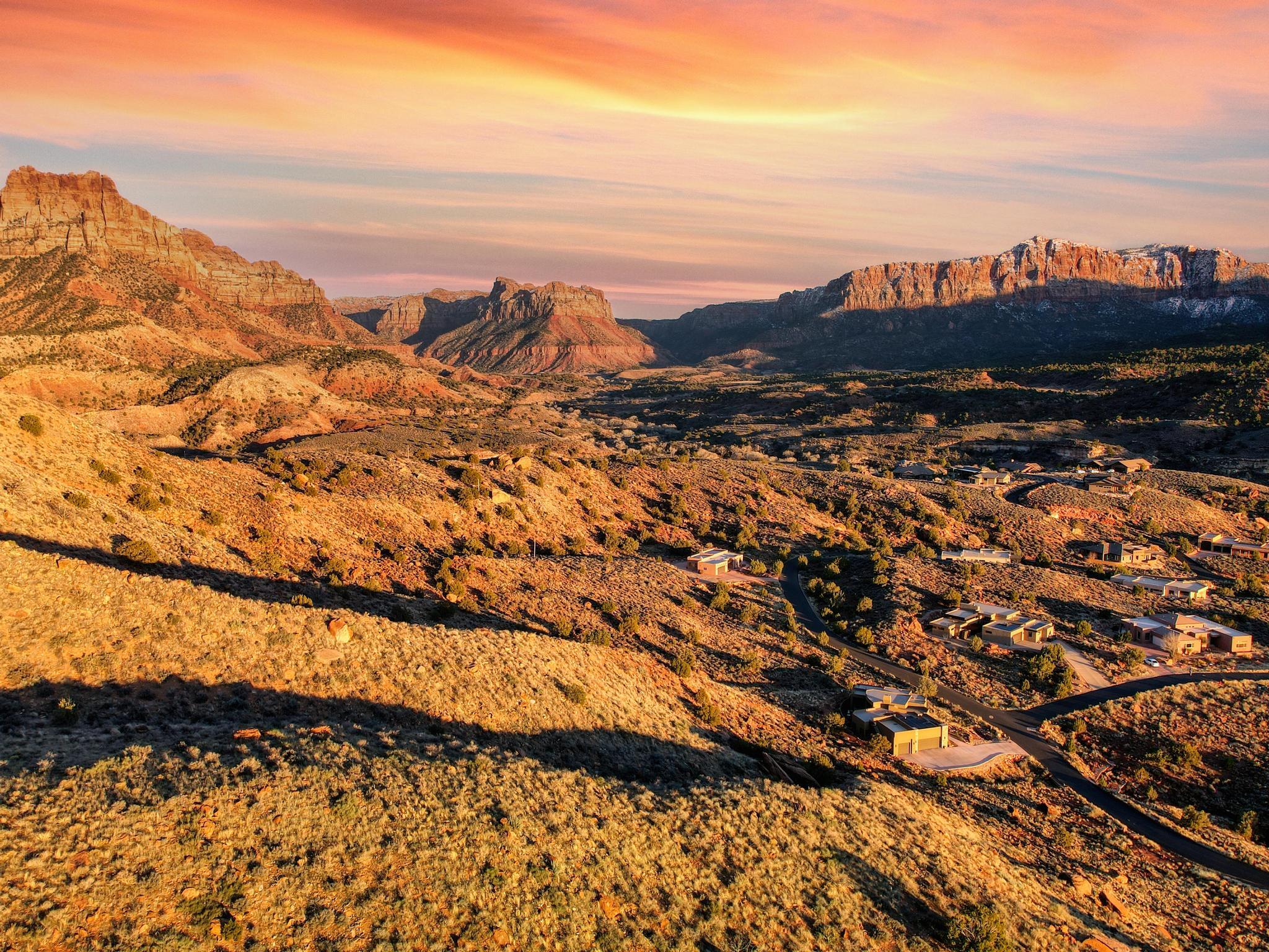 ANASAZI PLATEAU - Land