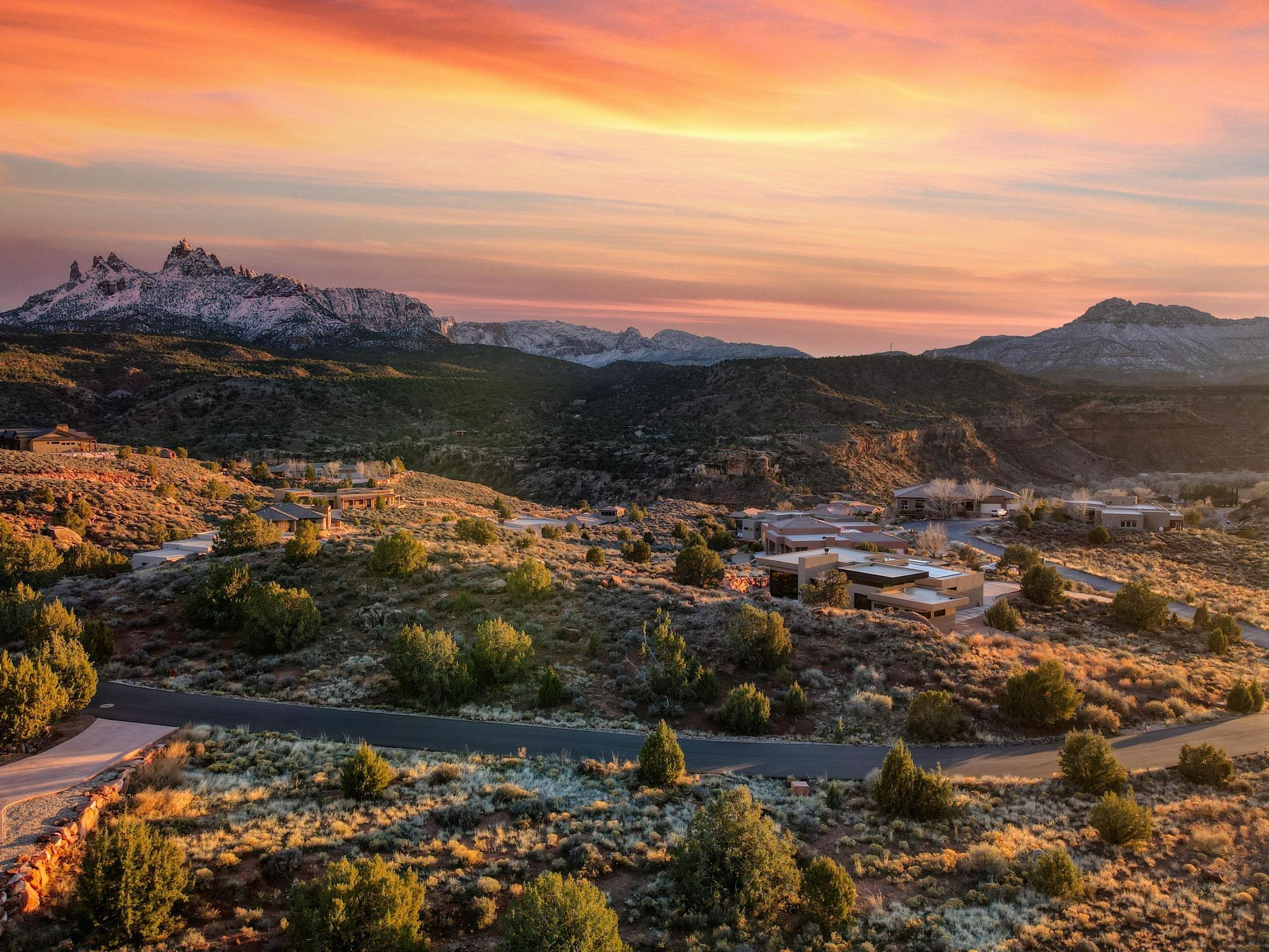 ANASAZI PLATEAU - Land