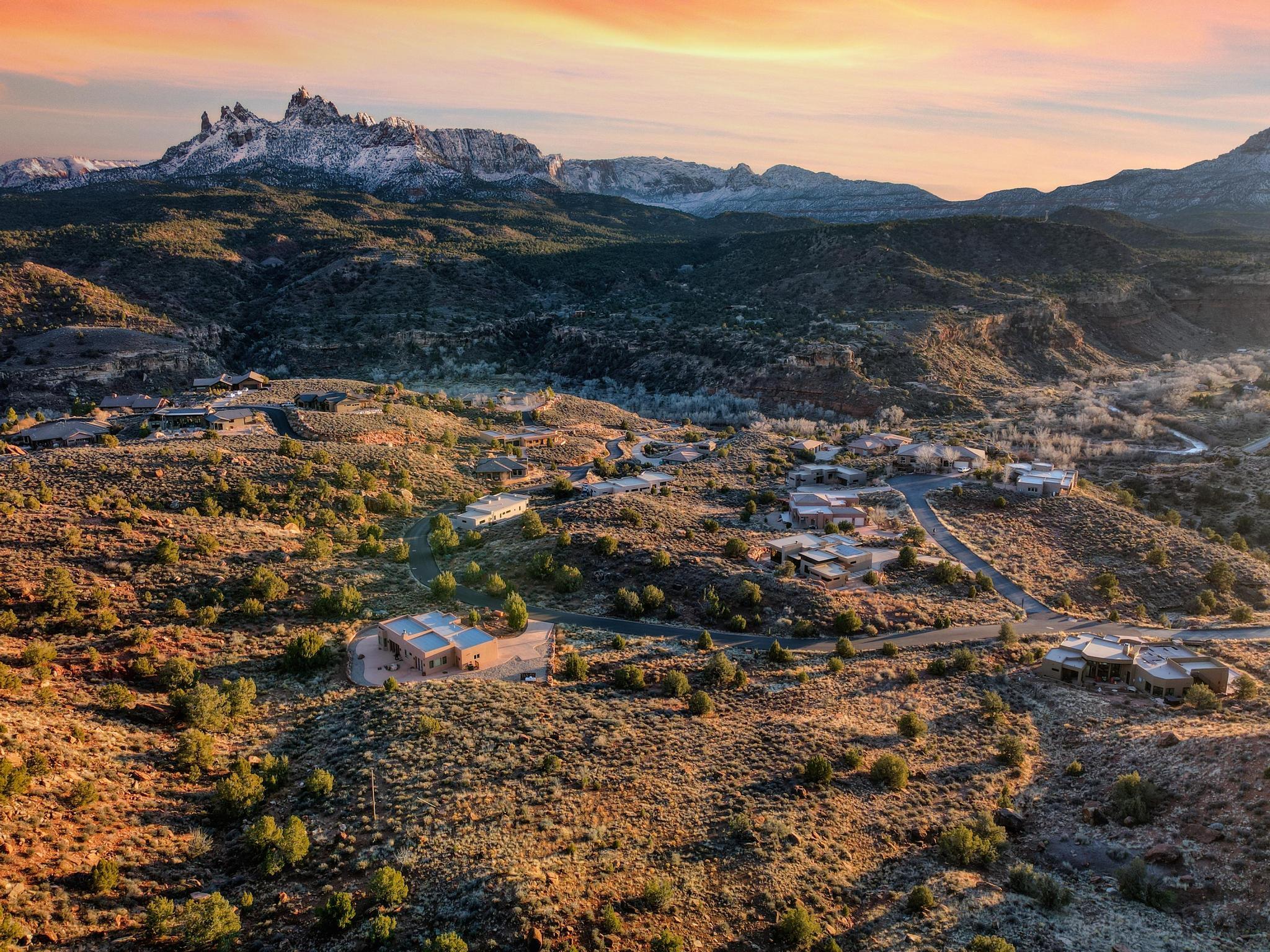 ANASAZI PLATEAU - Land