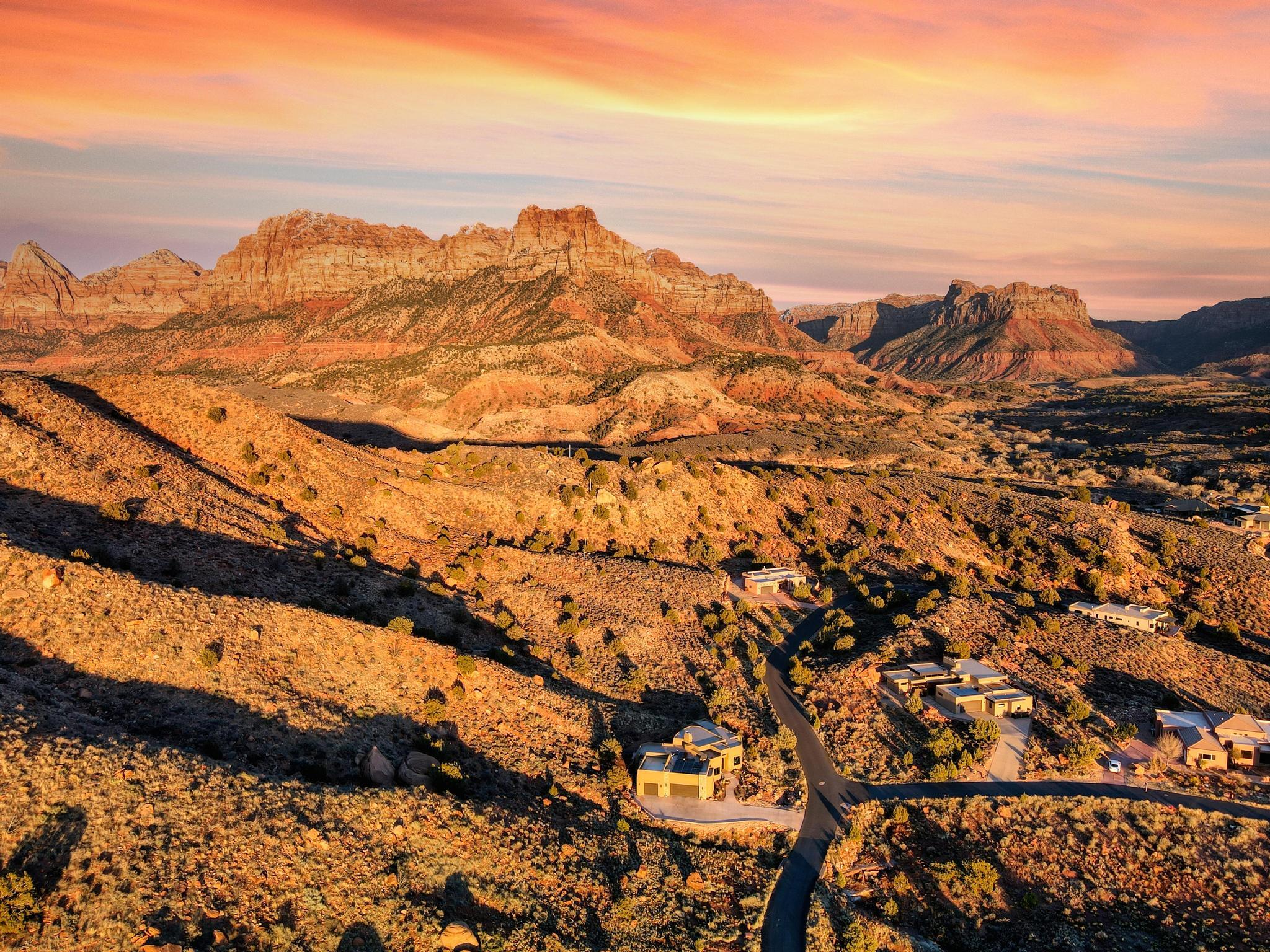 ANASAZI PLATEAU - Land