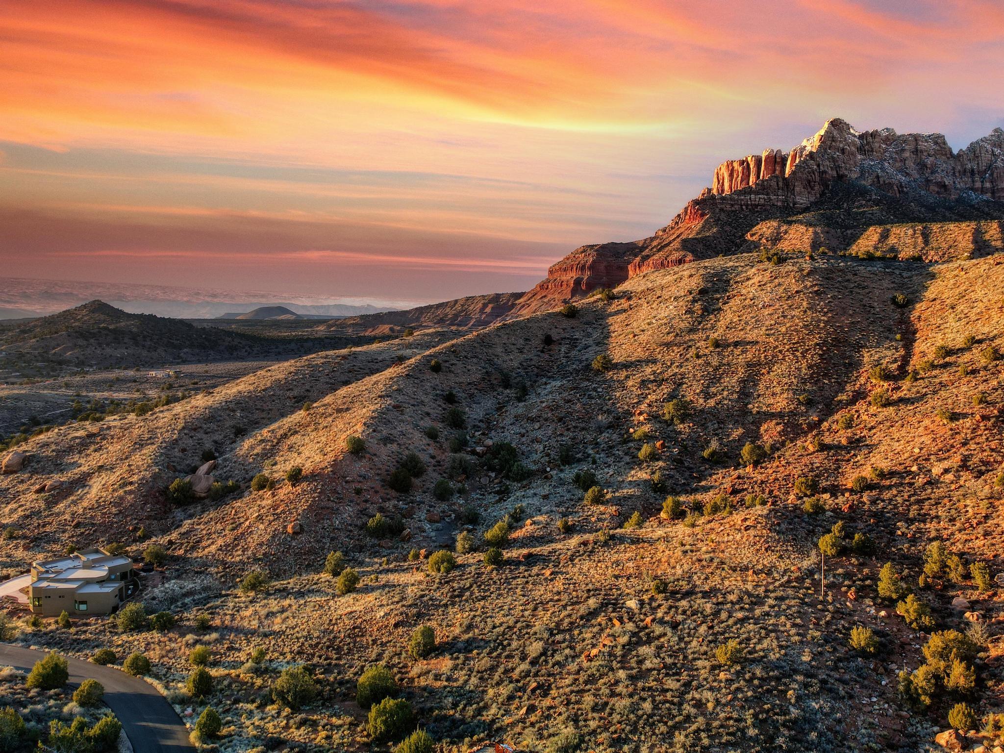 ANASAZI PLATEAU - Land