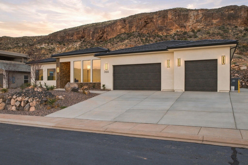Photo of 366 N 200 E, La Verkin, UT 84745 (MLS # 26-277278)
