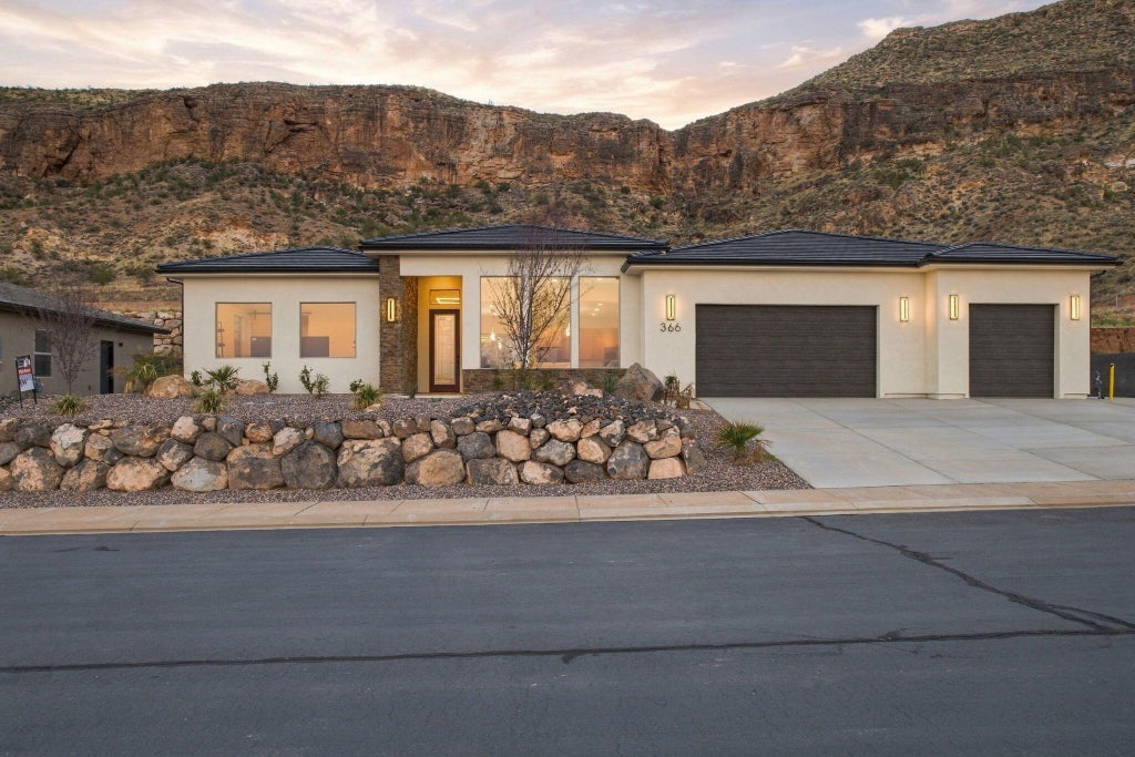 Photo of 366 N 200 E, La Verkin, UT 84745 (MLS # 26-277278)