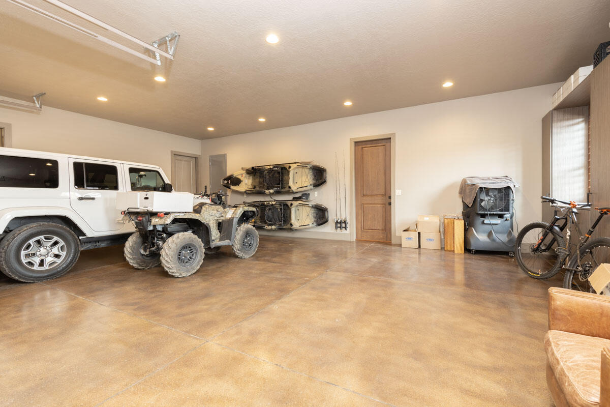 COUNTRY WAY ESTATES - Residential