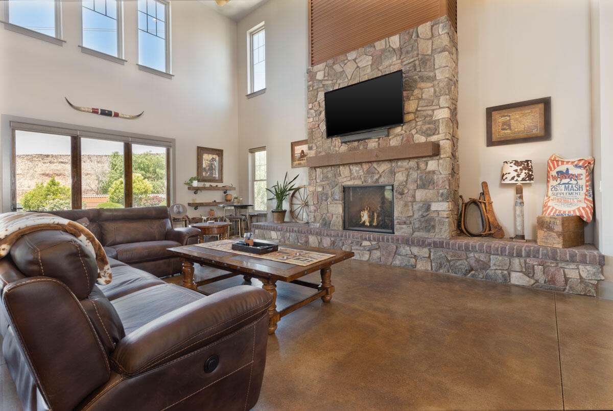 COUNTRY WAY ESTATES - Residential