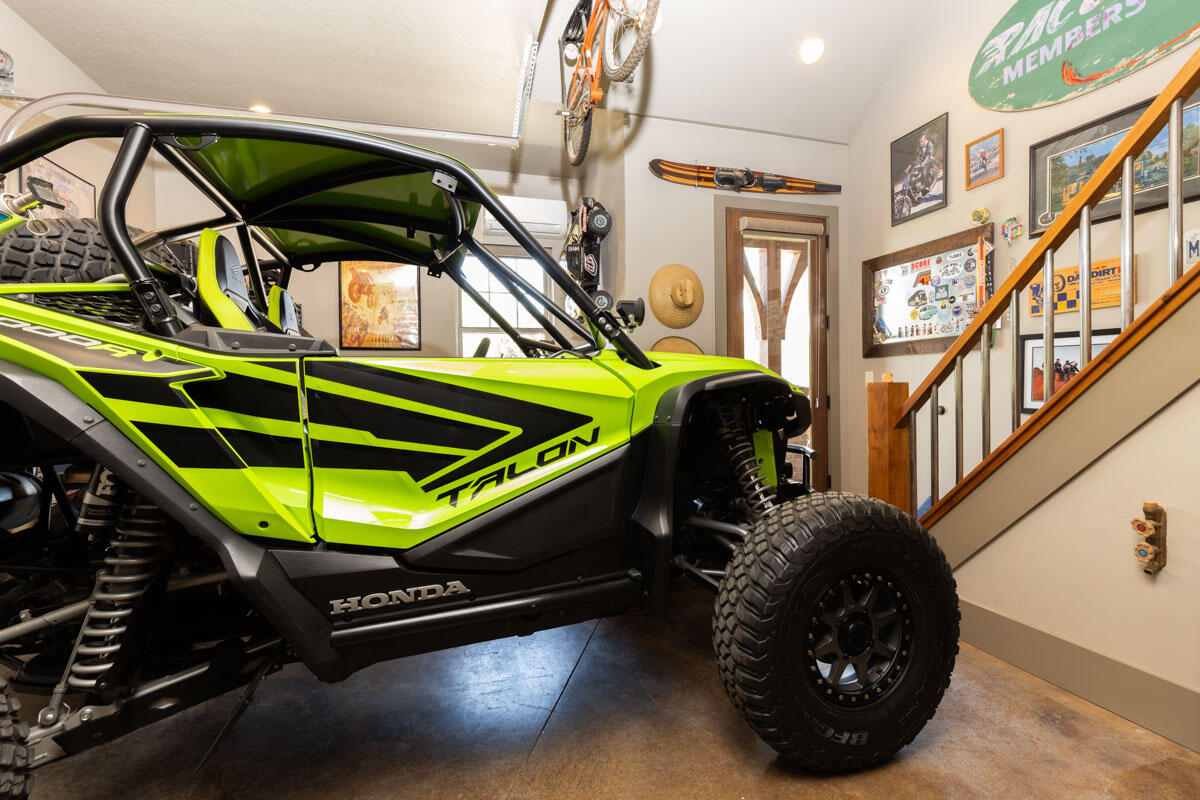 COUNTRY WAY ESTATES - Residential