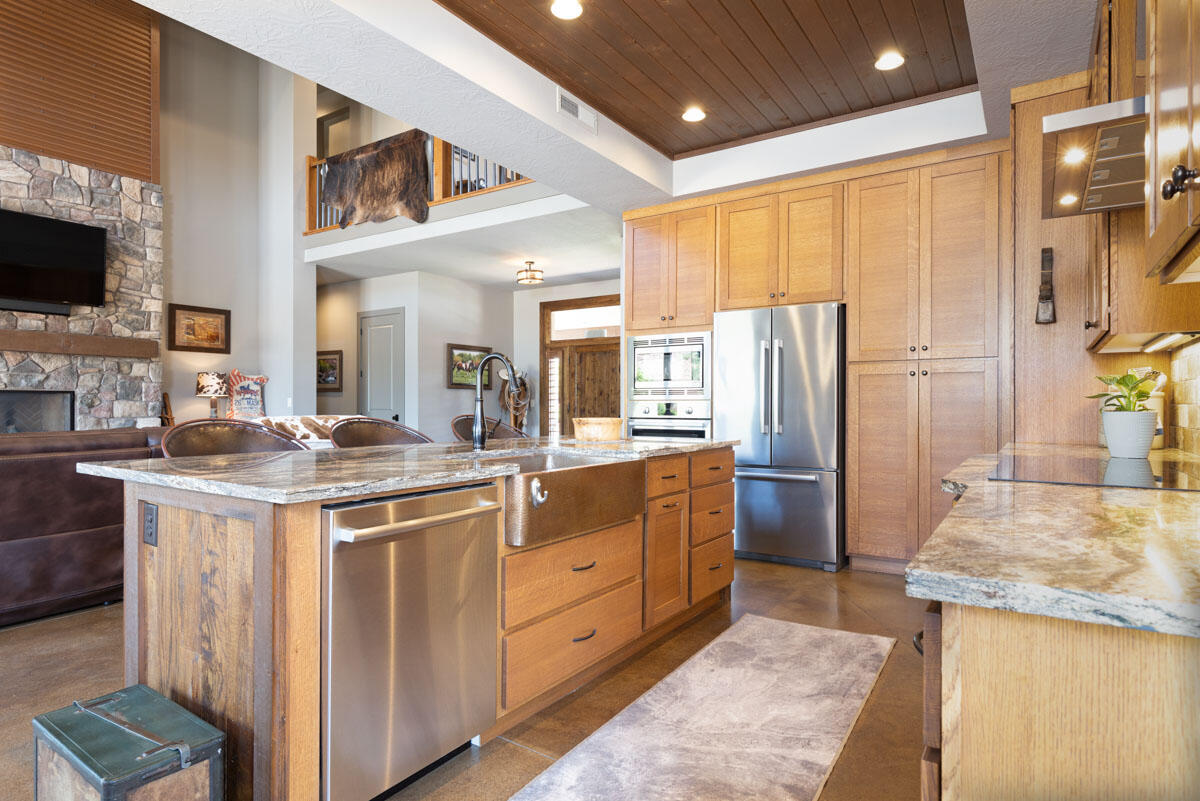 COUNTRY WAY ESTATES - Residential