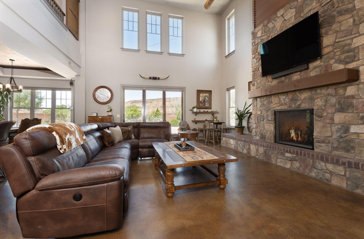 COUNTRY WAY ESTATES - Residential