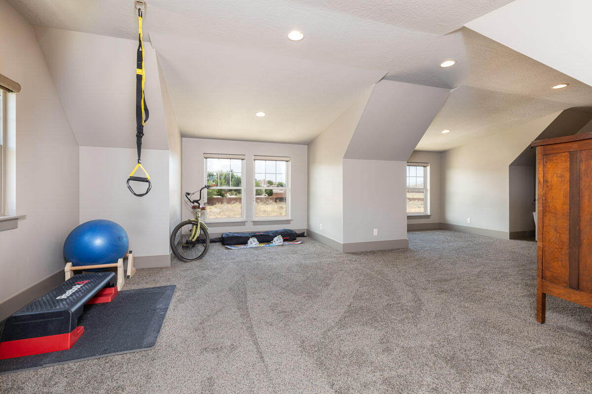 COUNTRY WAY ESTATES - Residential