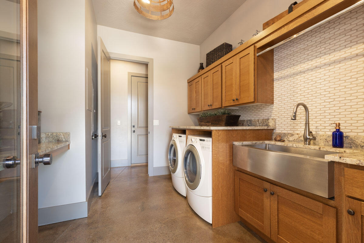 COUNTRY WAY ESTATES - Residential