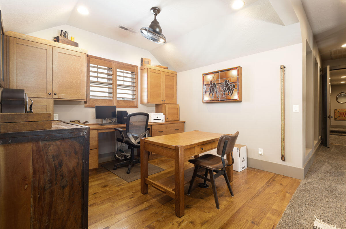 COUNTRY WAY ESTATES - Residential