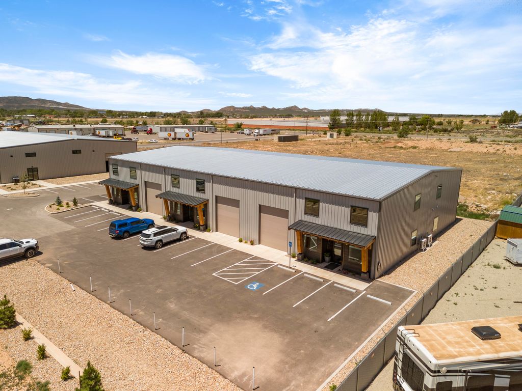 Photo of 336 N 3325 W, Cedar City, UT 84720 (MLS # 26-273291)
