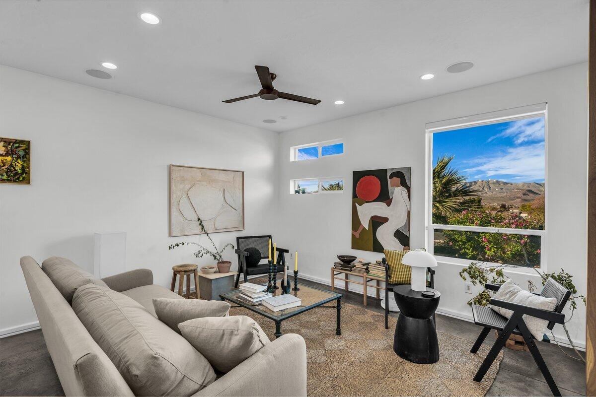 STONE POINT TOWNHOMES - Residential