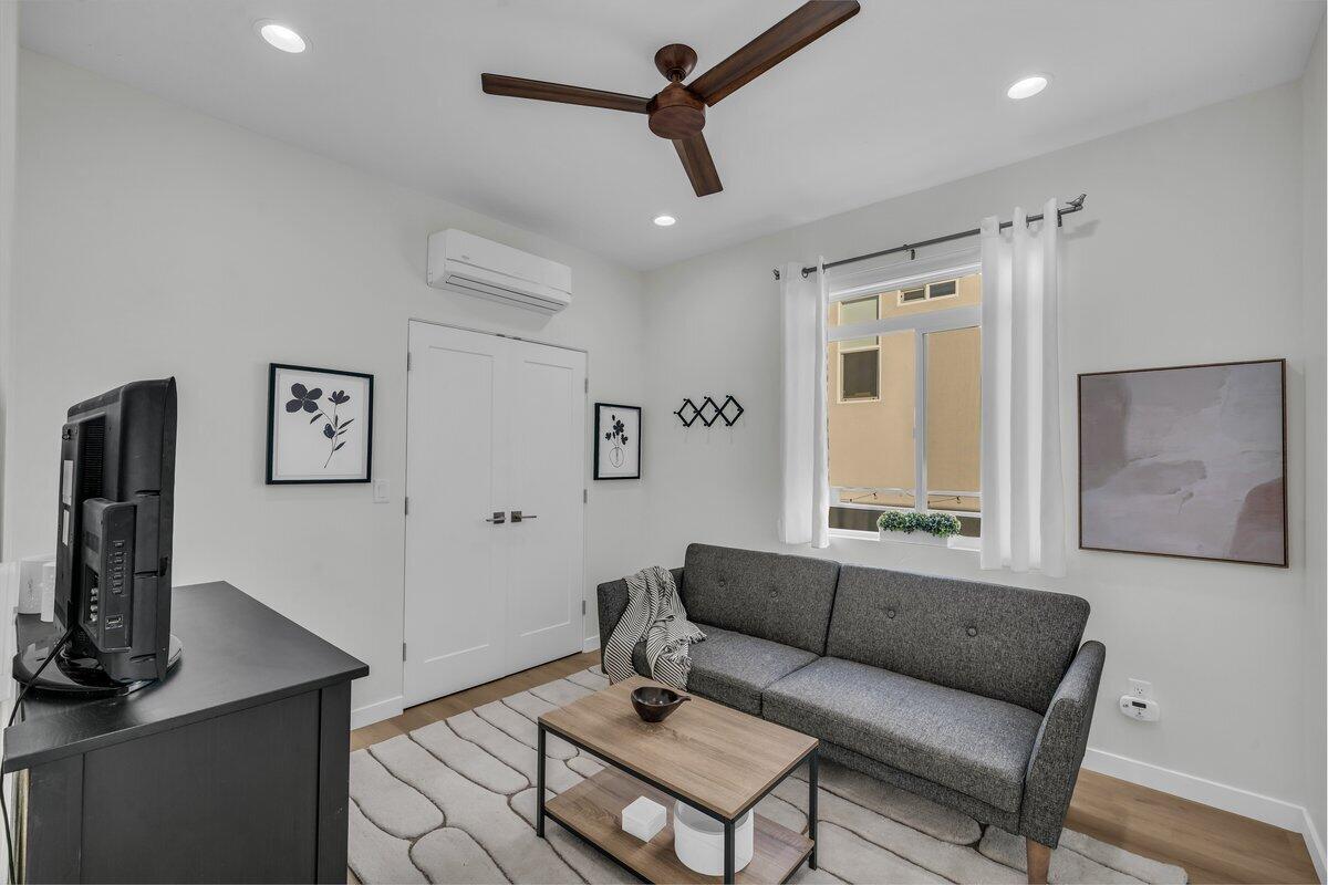 STONE POINT TOWNHOMES - Residential