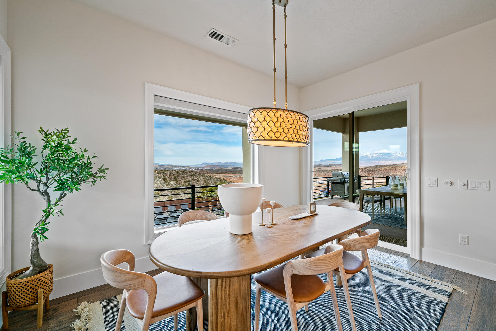 DESERTS EDGE - Residential