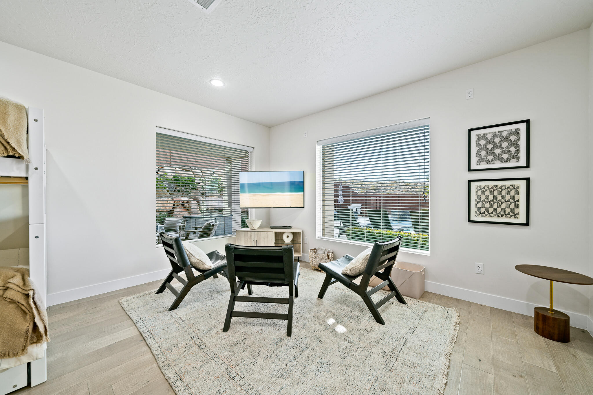 DESERTS EDGE - Residential