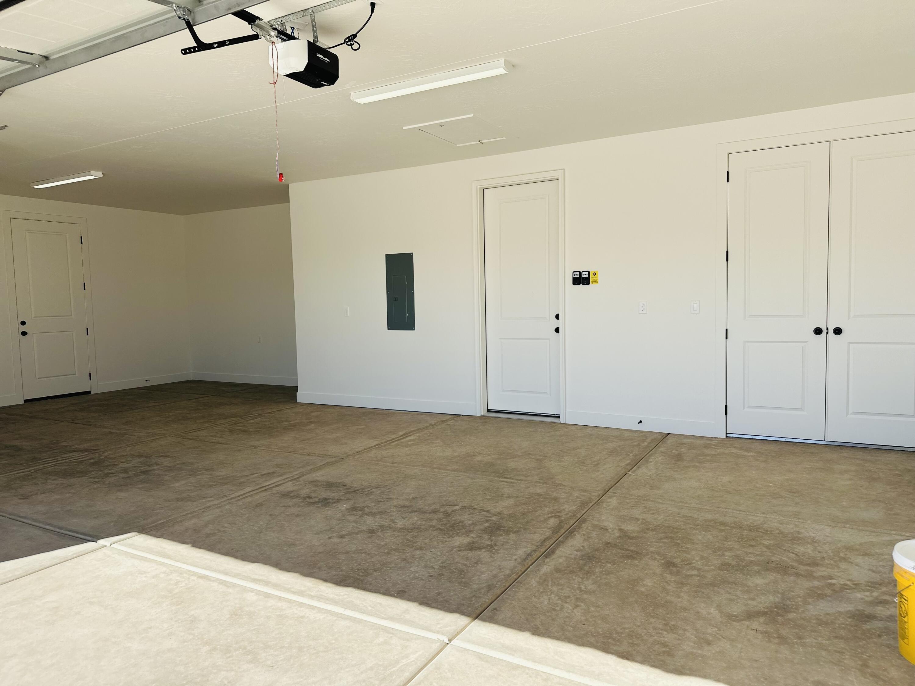 ROSALIA RIDGE AT DIVARIO - Residential