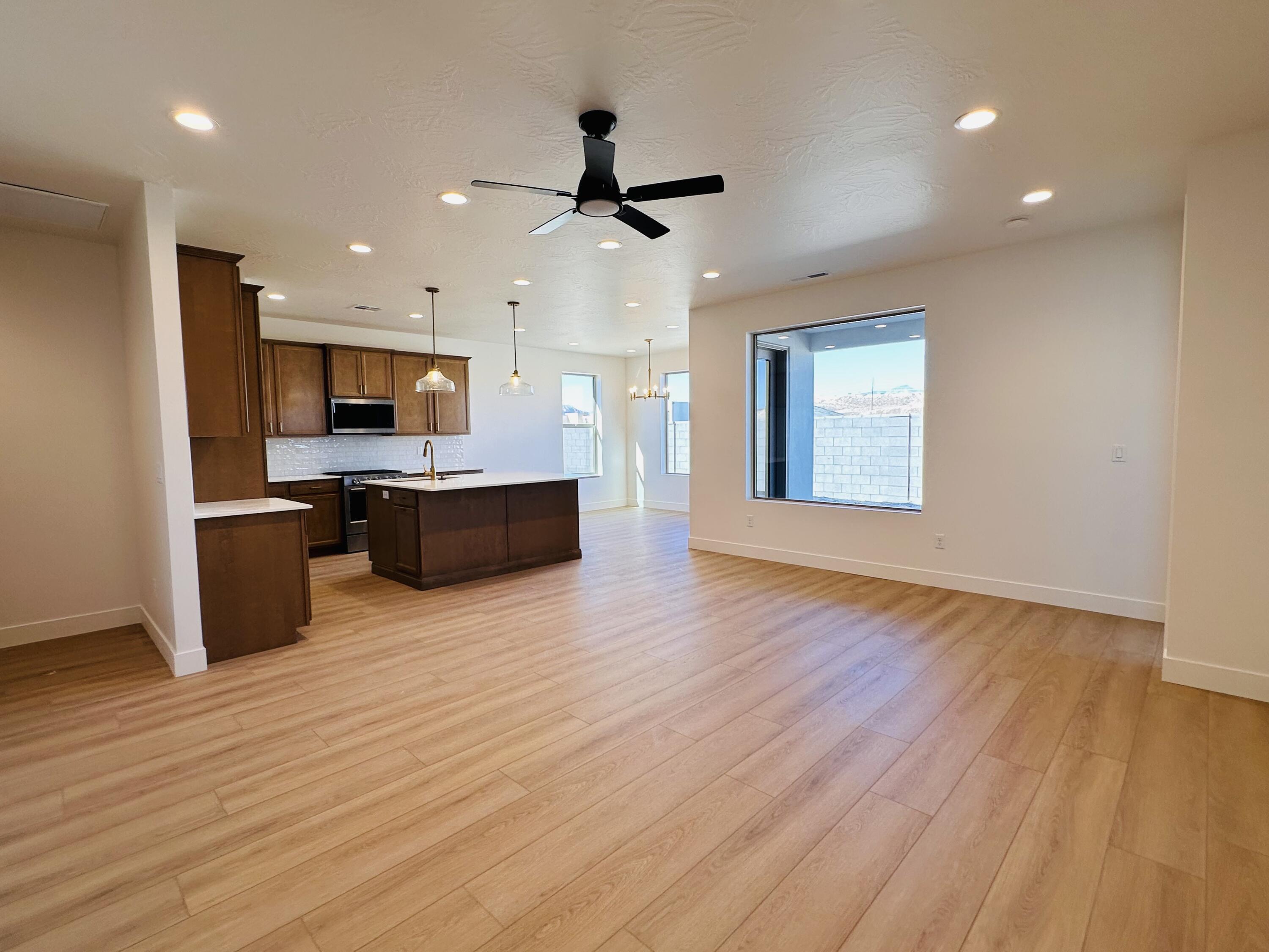 ROSALIA RIDGE AT DIVARIO - Residential