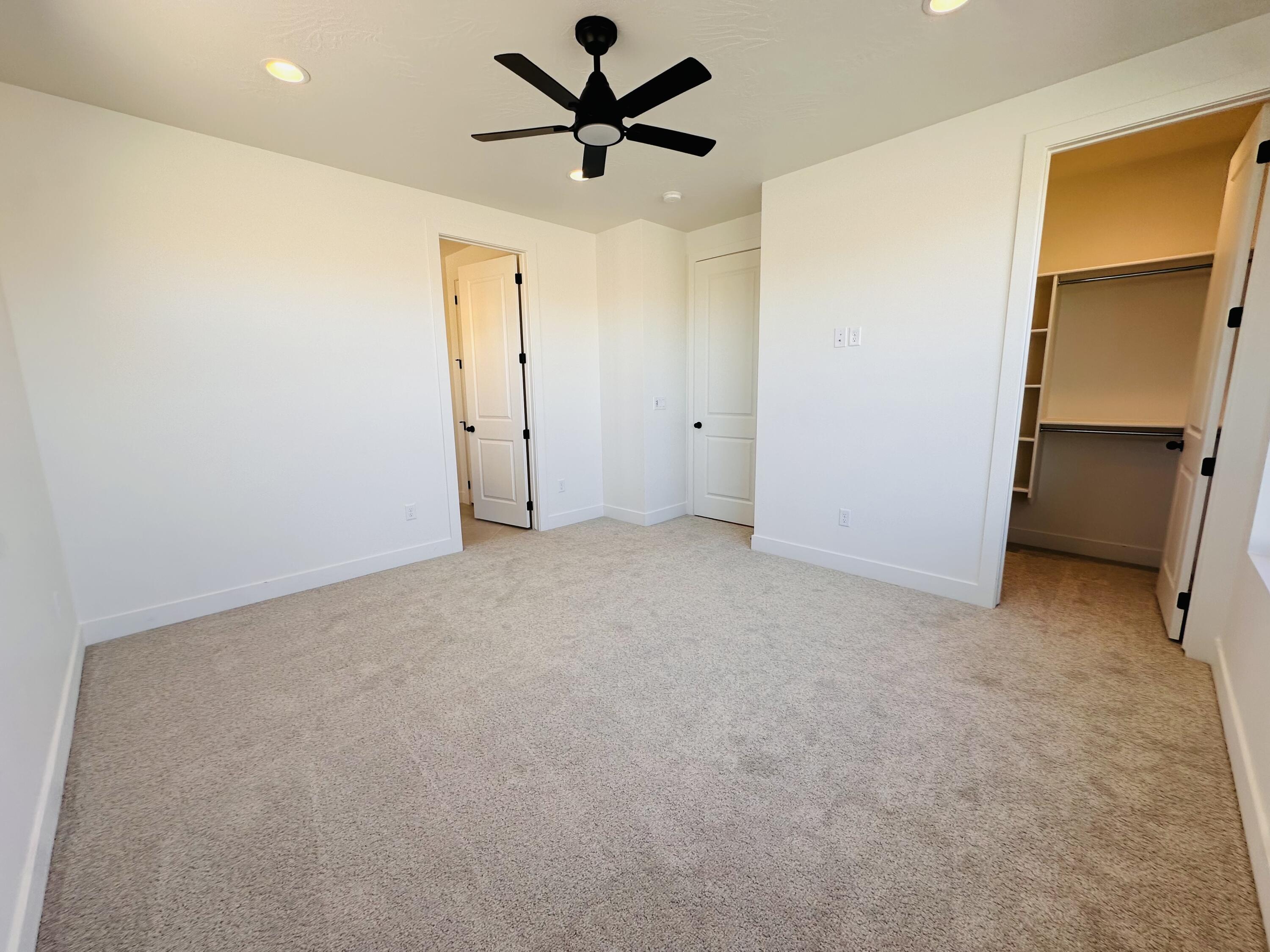 ROSALIA RIDGE AT DIVARIO - Residential