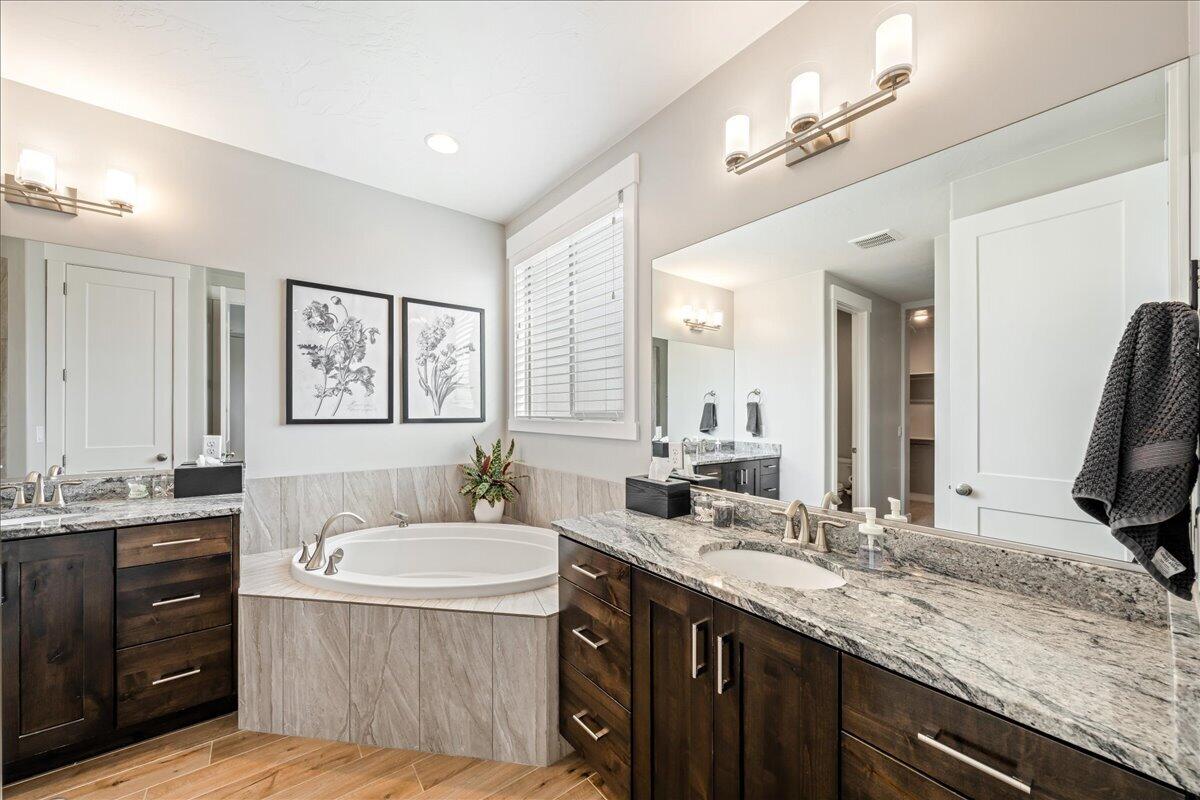 IRON HORSE - Residential