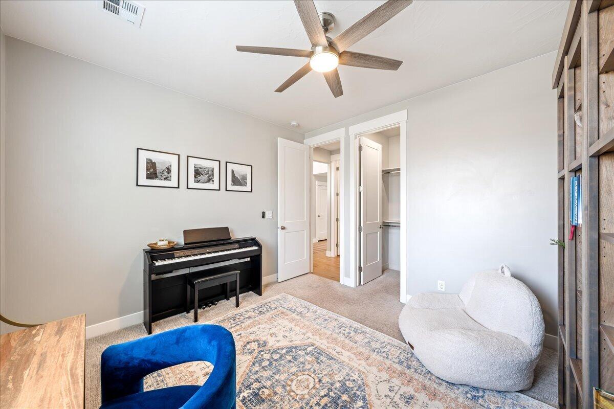 IRON HORSE - Residential