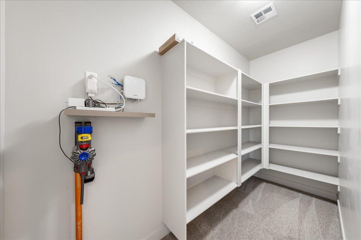 IRON HORSE - Residential