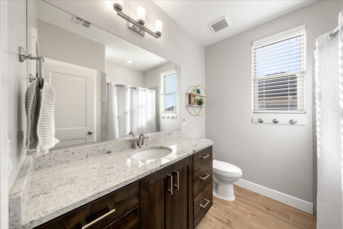 IRON HORSE - Residential