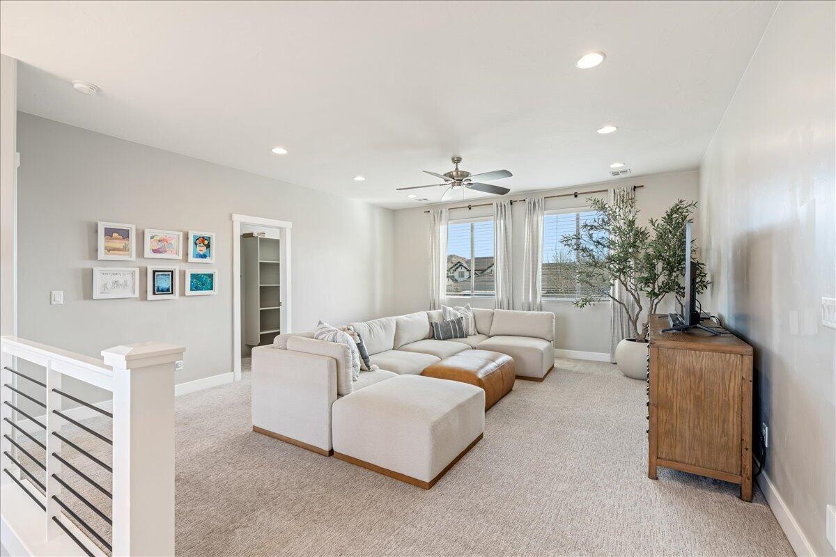 IRON HORSE - Residential