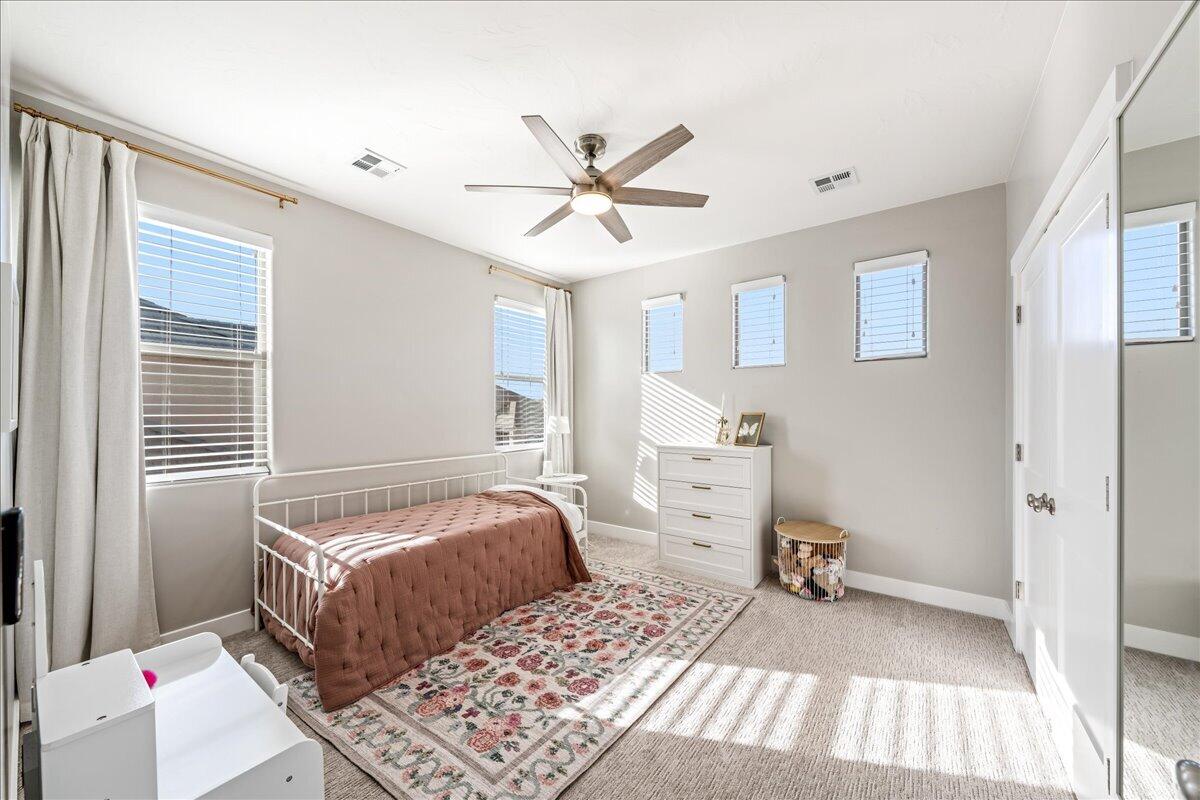 IRON HORSE - Residential