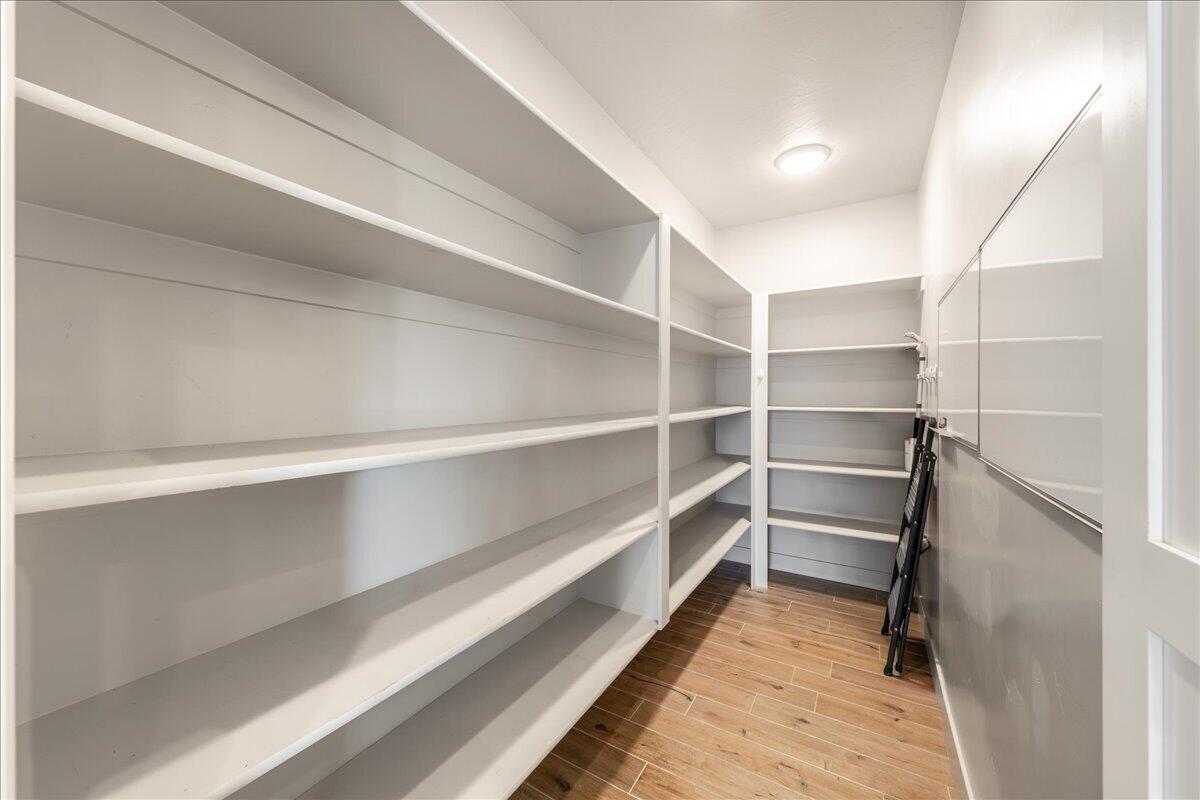 IRON HORSE - Residential